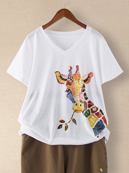 Giraffe Printed Short Sleeve V-neck T-shirt For Women - Click Image to Close