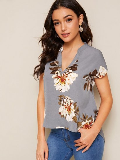 Floral Print V-cut Neck Dip Hem Top - Click Image to Close