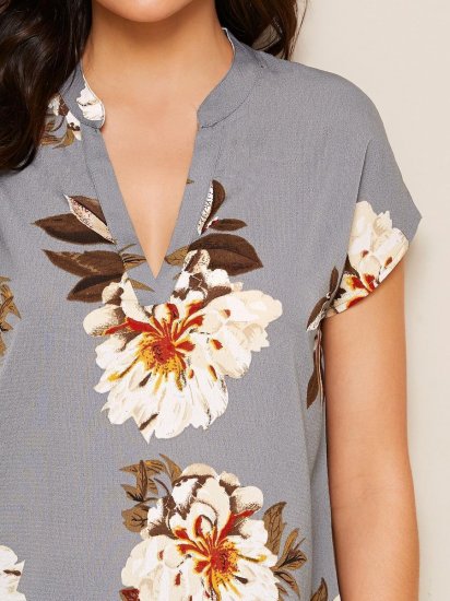 Floral Print V-cut Neck Dip Hem Top - Click Image to Close