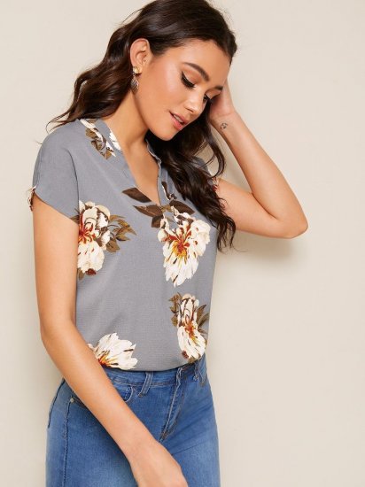 Floral Print V-cut Neck Dip Hem Top - Click Image to Close